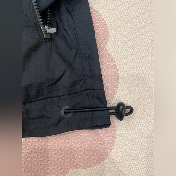 NWT Outdoor Voices black Frostknit hoodie, zipper pockets. Multiple sizes - Picture 7 of 8